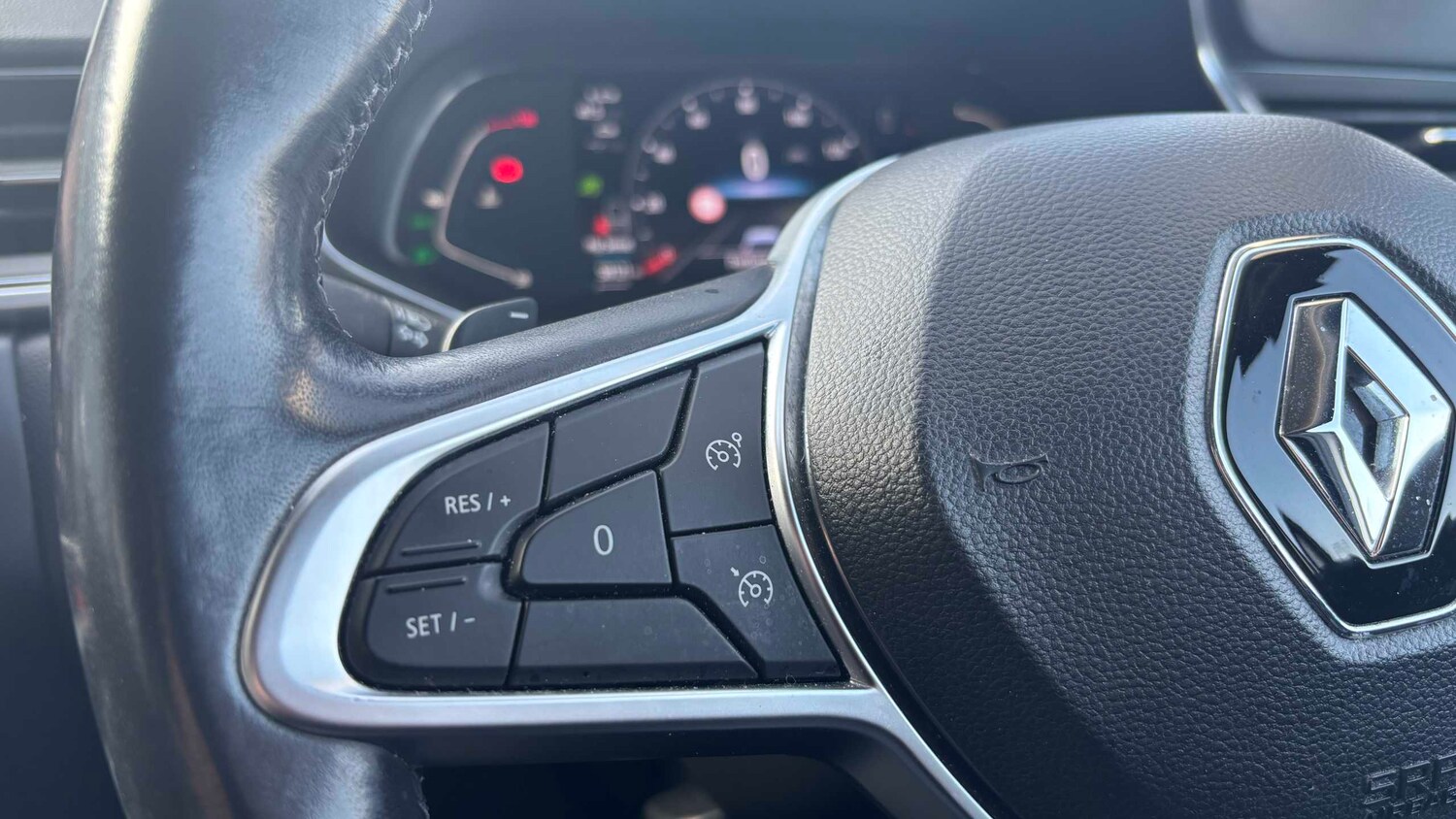 Used Renault Captur for sale - 77862309: Photo 13