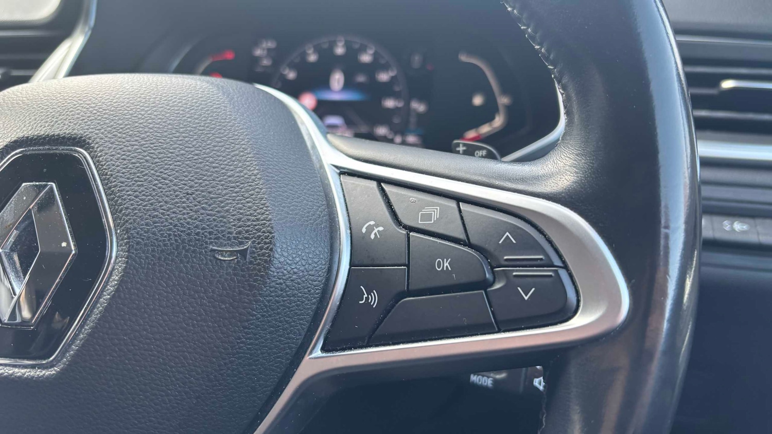 Used Renault Captur for sale - 77862309: Photo 15