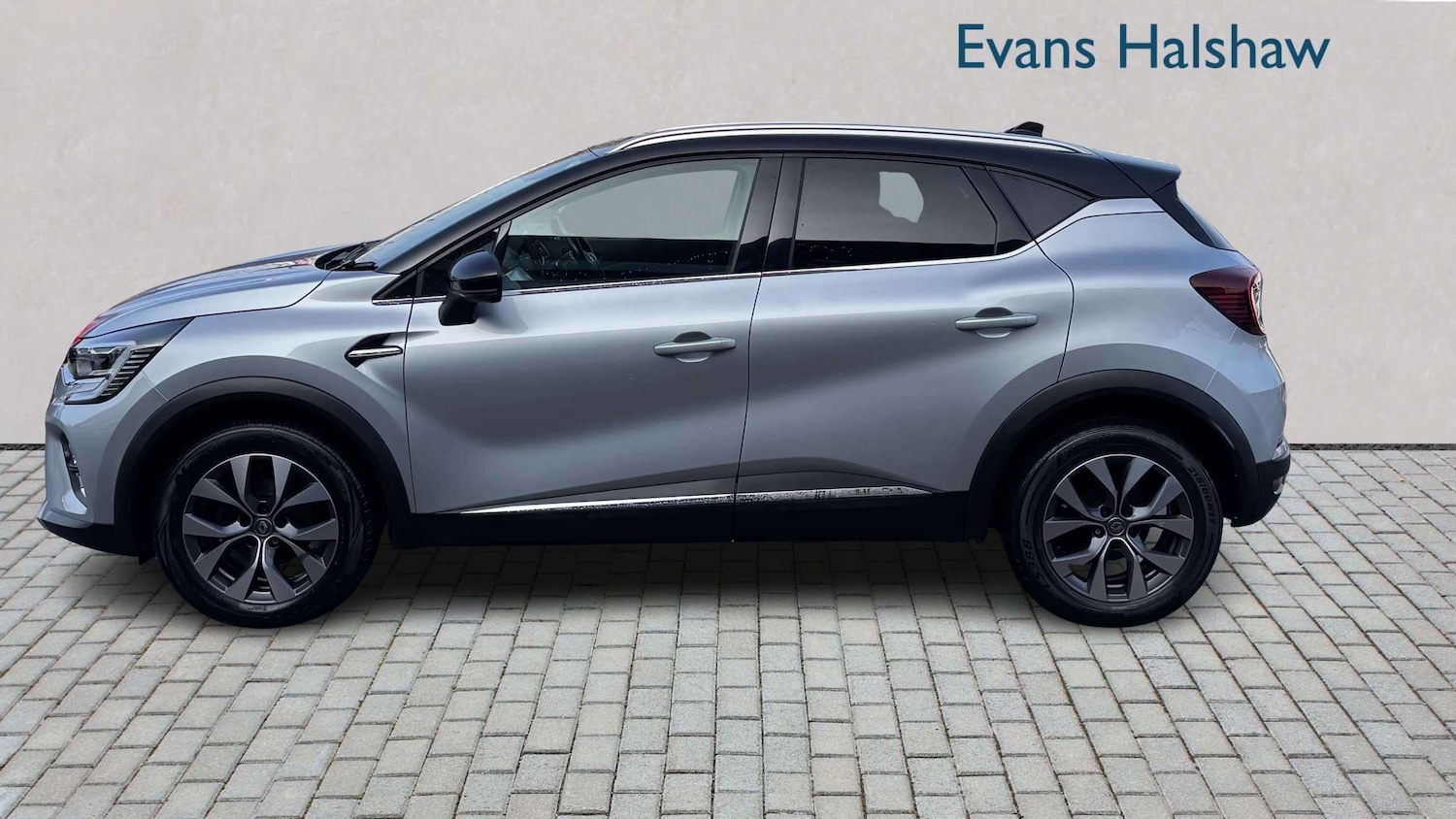 Used Renault Captur for sale - 77862309: Photo 4