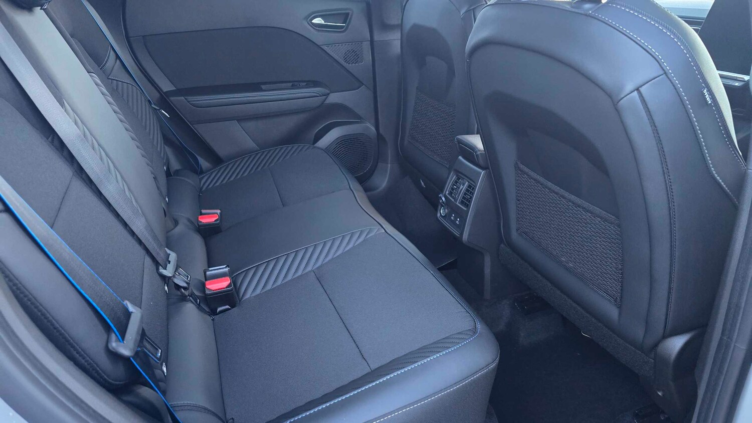 Used Renault Captur for sale - 77860493: Photo 15