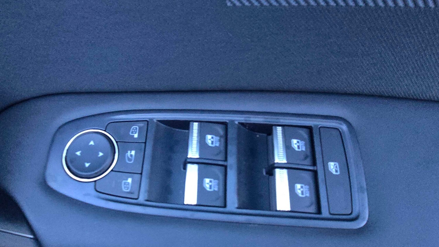 Used Renault Captur for sale - 77860493: Photo 19