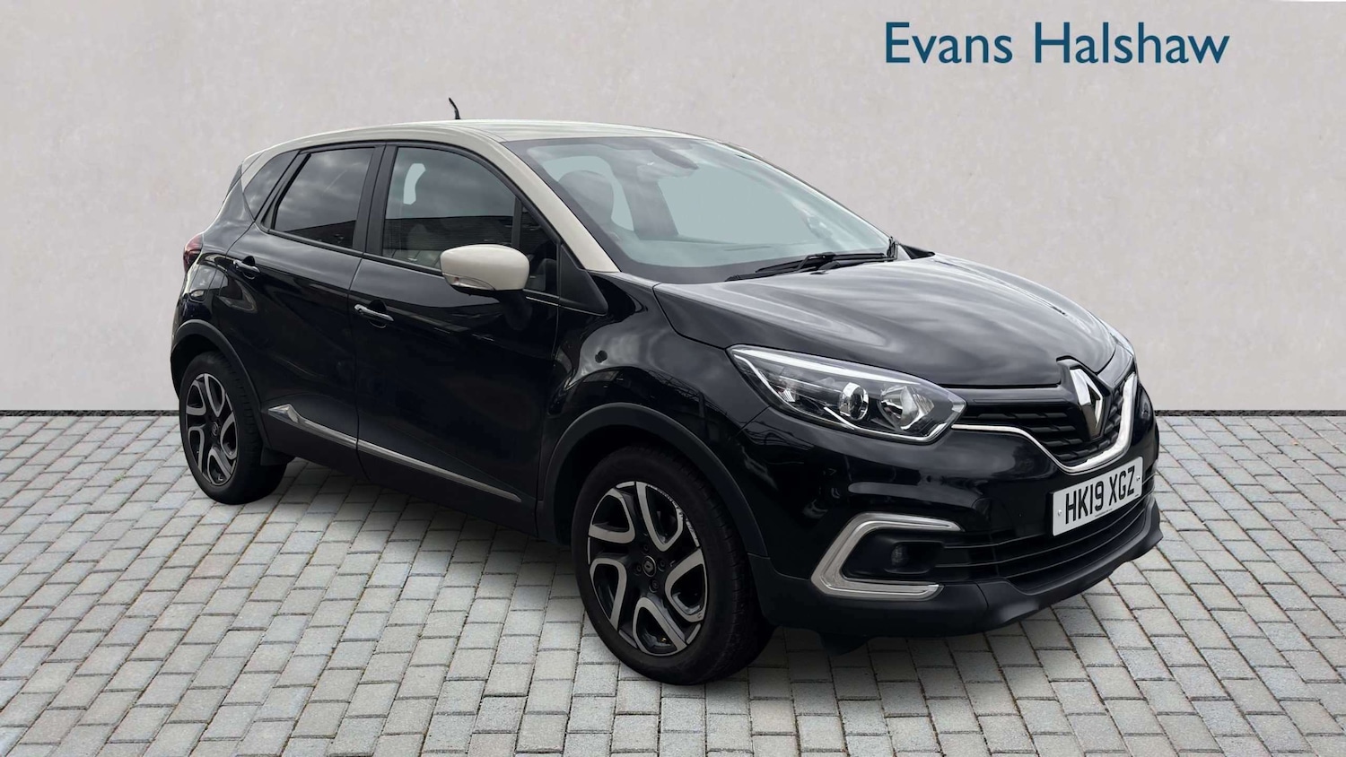 Used Renault Captur 2019 for sale - 78104639: Photo 2