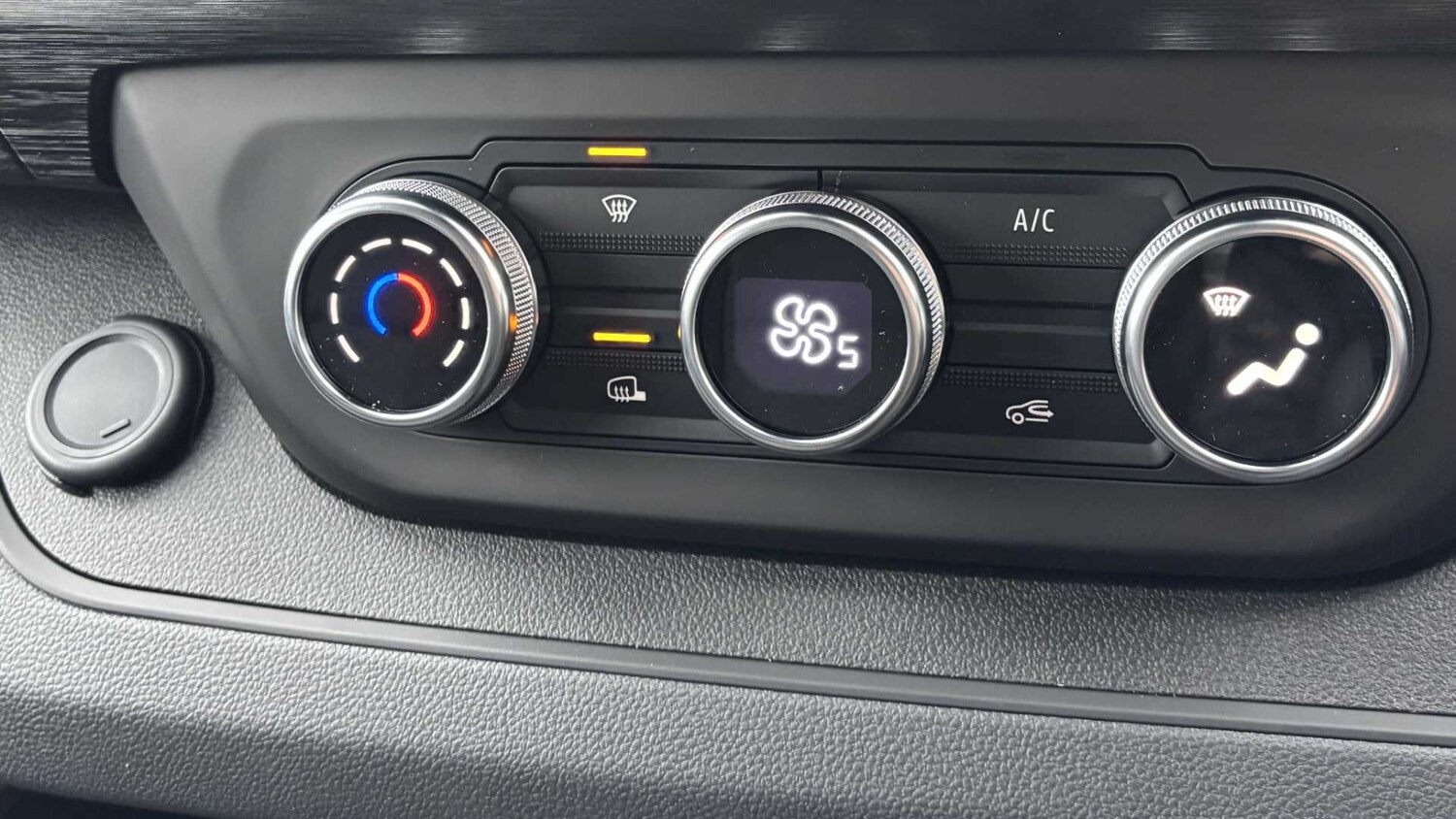 Used Renault Trafic 2025 for sale - 77862669: Photo 32