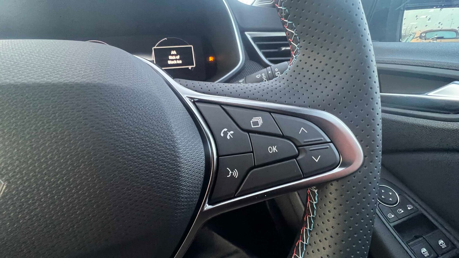 Used Renault Clio for sale - 77860400: Photo 16