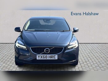 Used Volvo V40 2018 for sale - 79064908: Photo