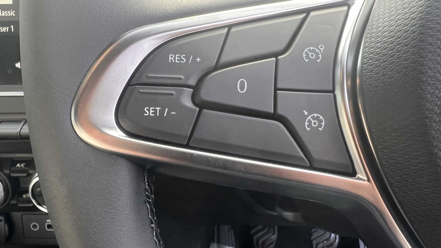 Used Renault Clio 2025 for sale - 77860789: Photo 16