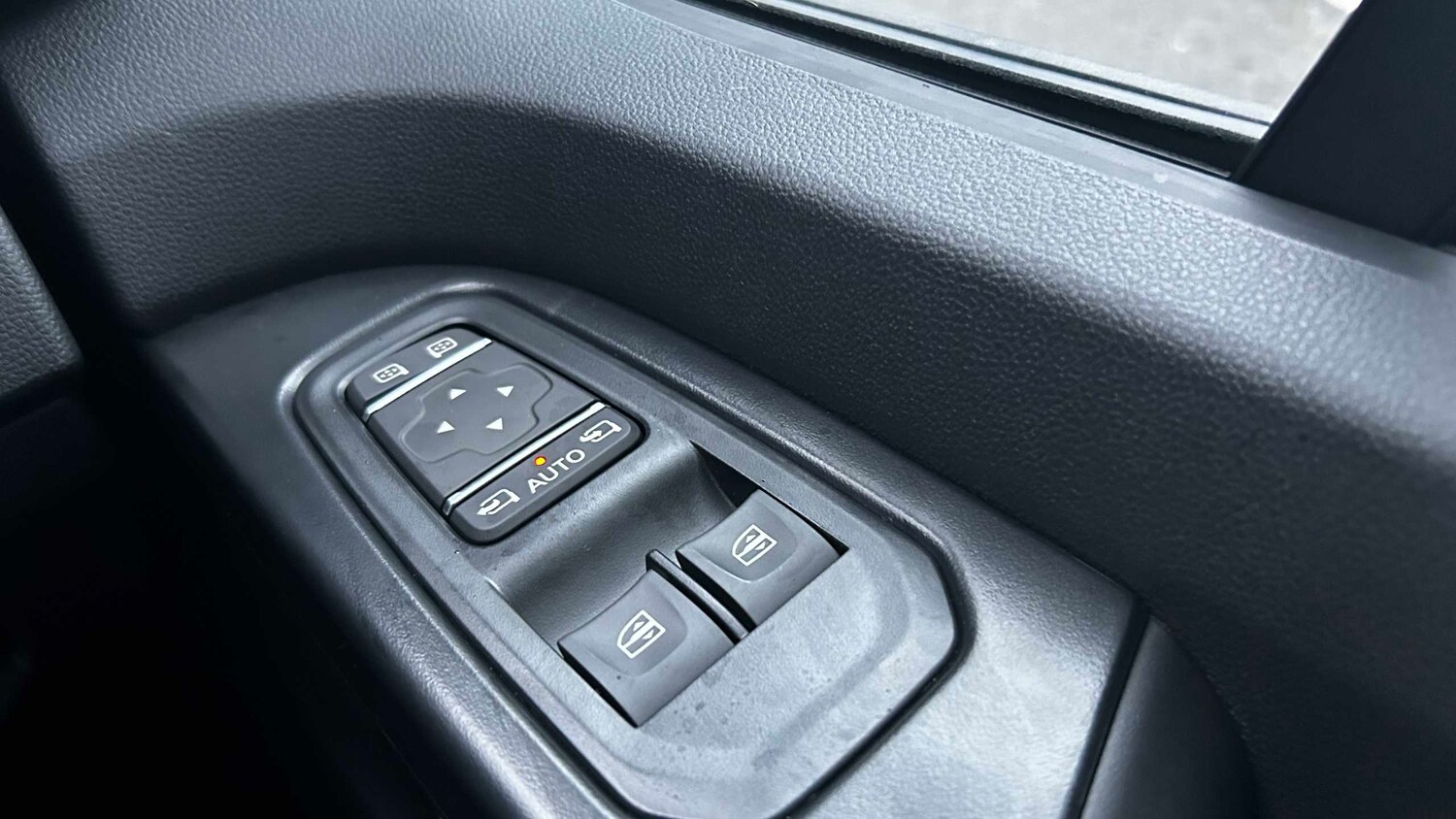 Used Renault Trafic for sale - 77860097: Photo 15