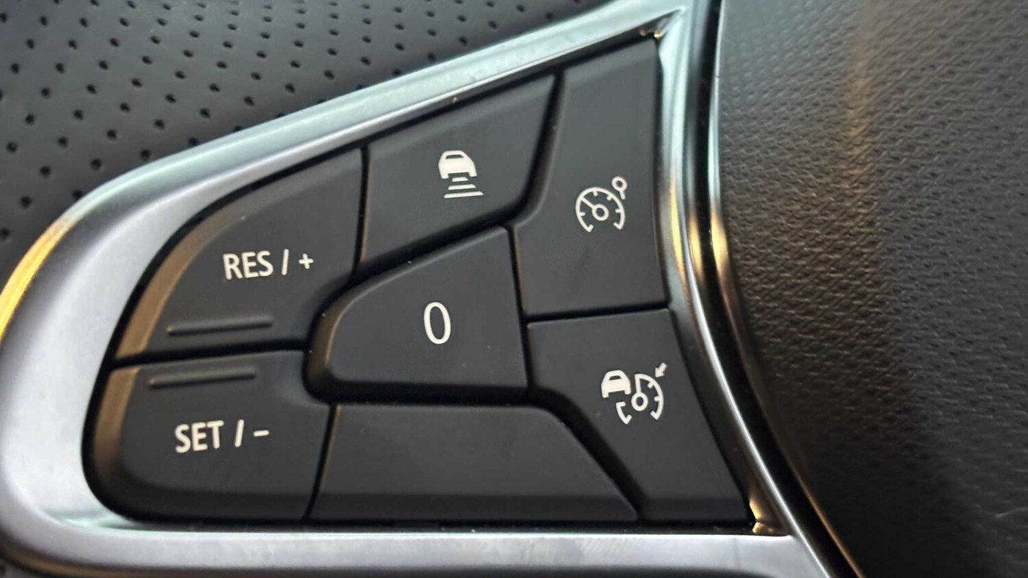 Used Renault Clio for sale - 77860004: Photo 19