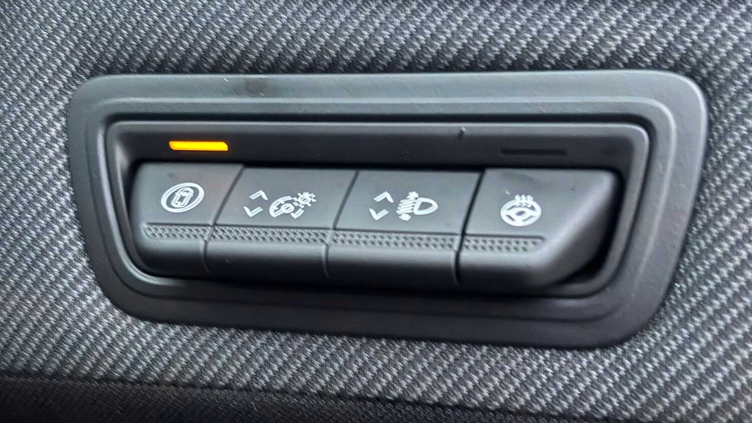 Used Renault Clio for sale - 77860004: Photo 23