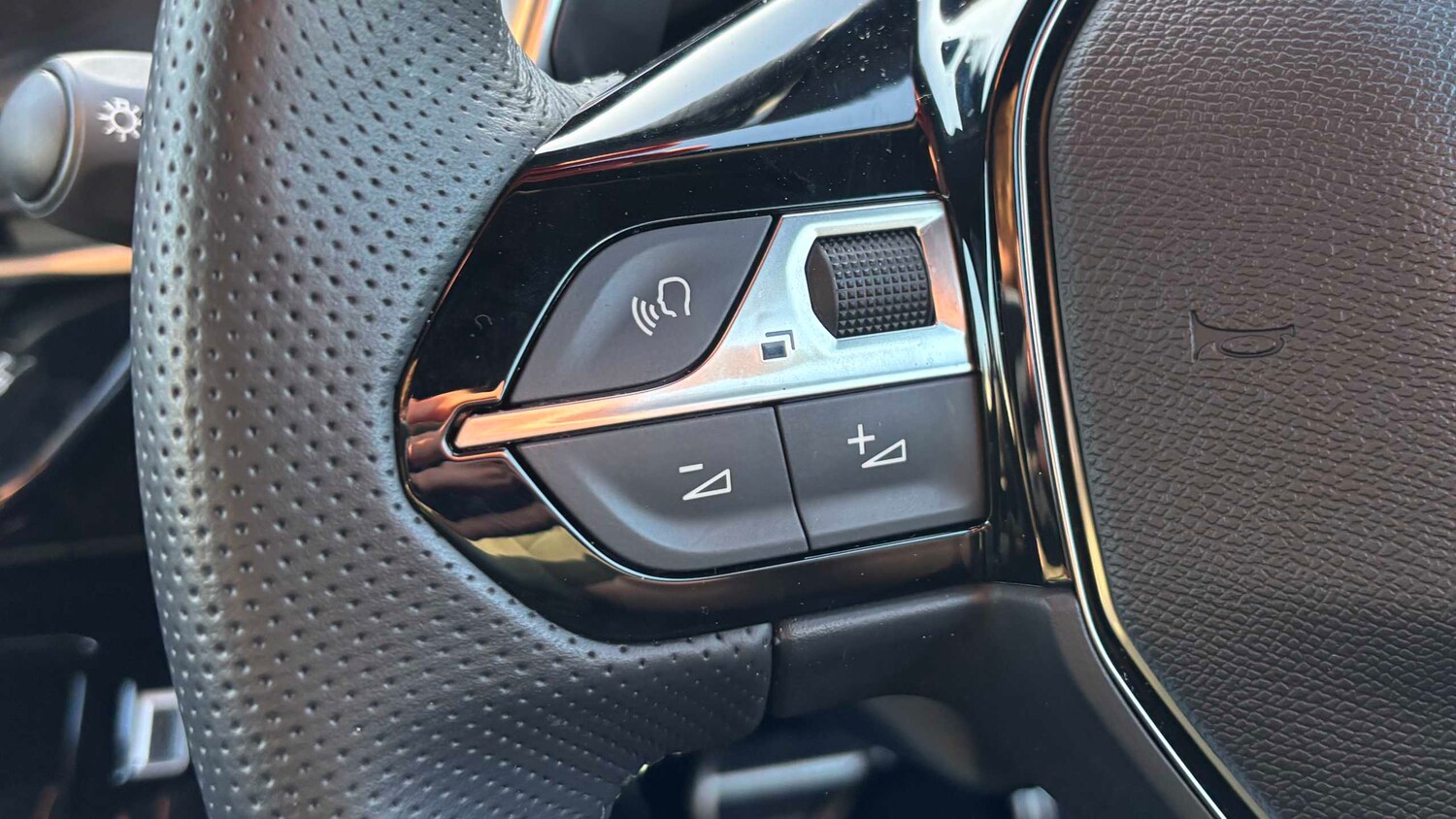 Used Peugeot 2008 for sale - 77862164: Photo 12