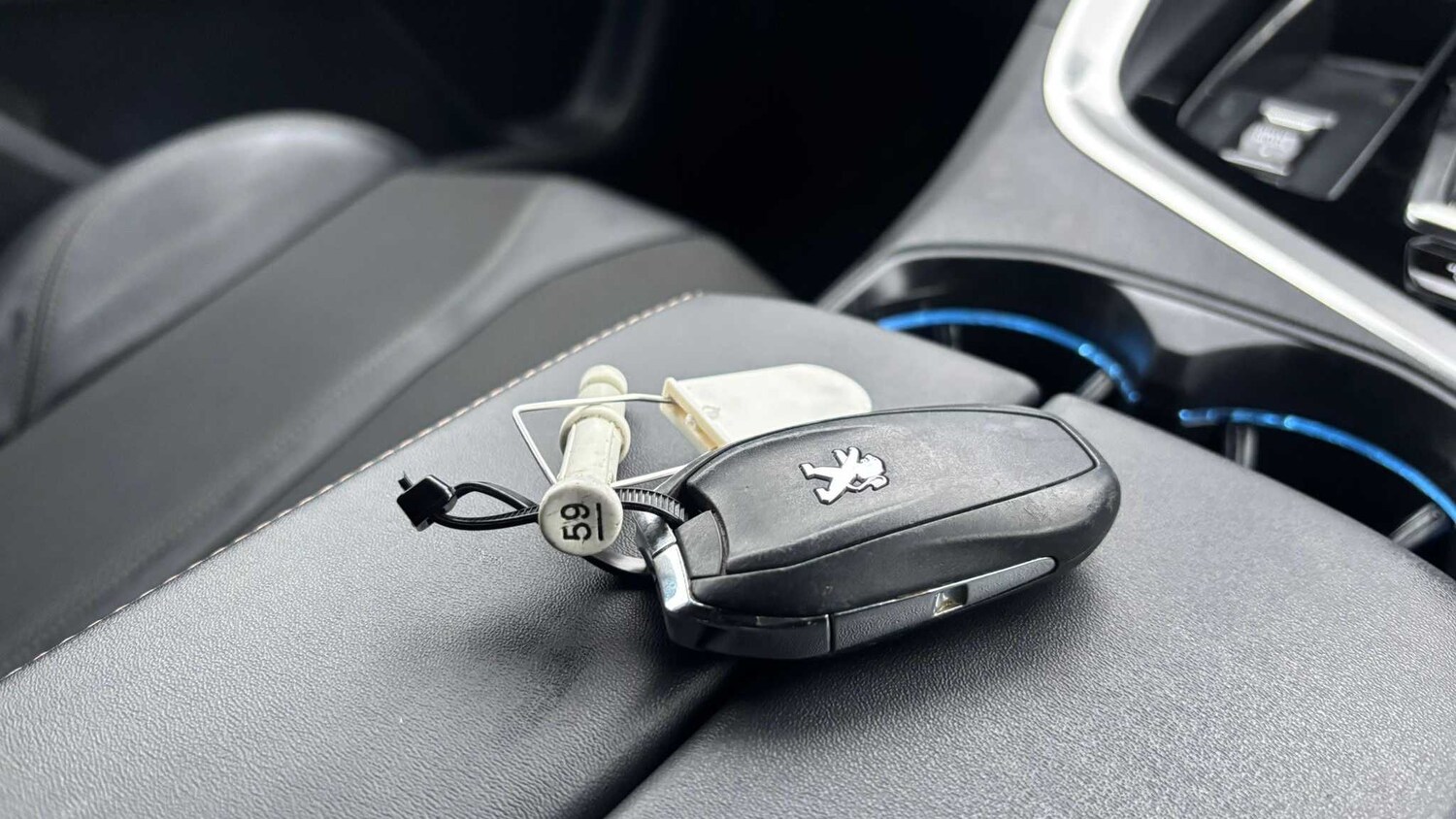 Used Peugeot 3008 for sale - 77860860: Photo 23