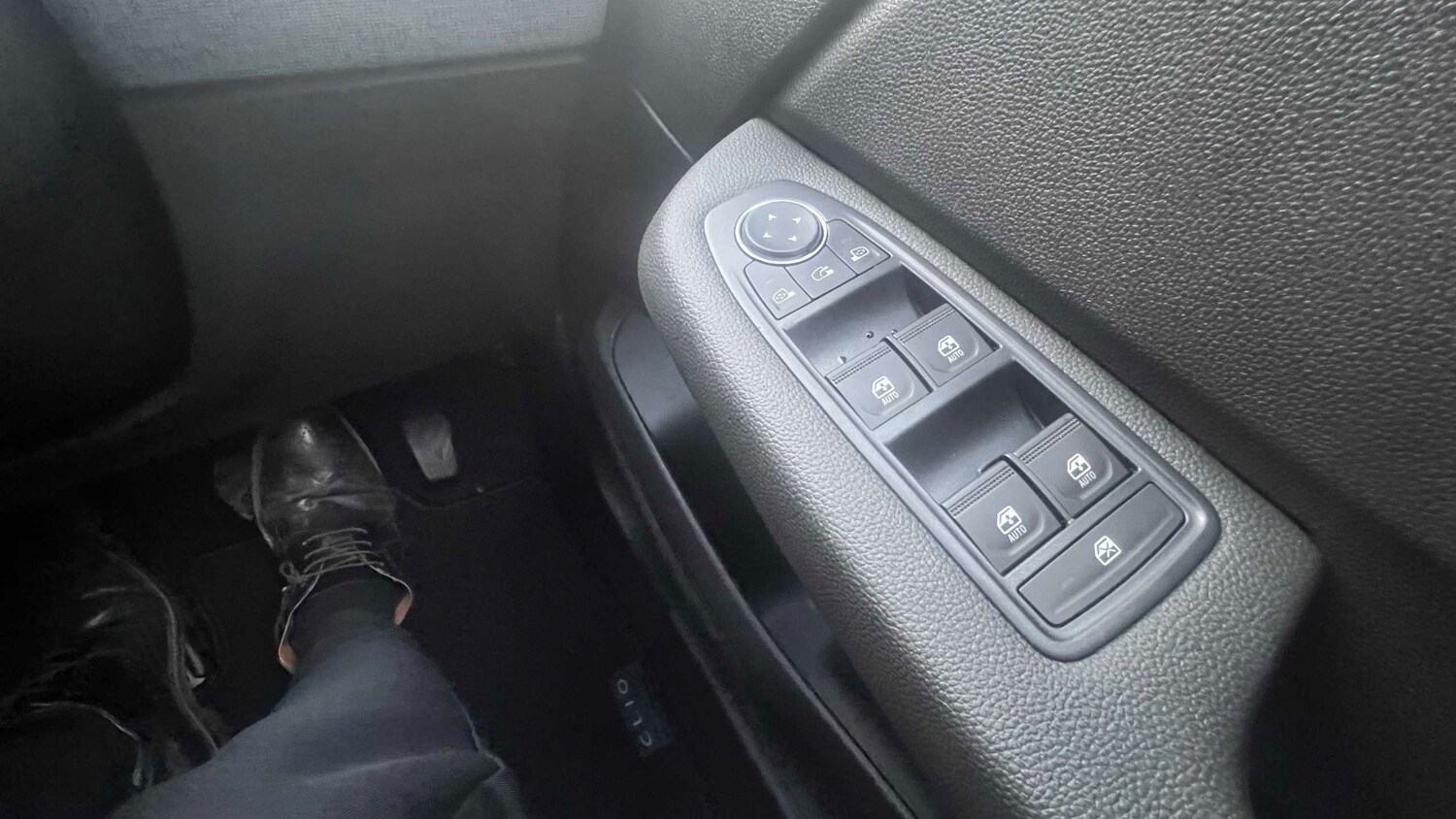 Used Renault Clio for sale - 77861688: Photo 17