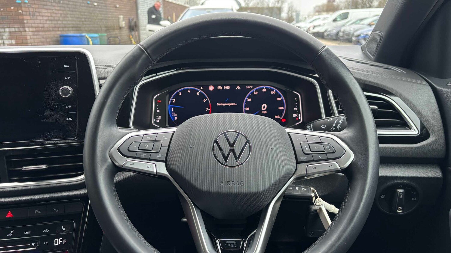 Used Volkswagen T-Roc for sale - 77860464: Photo 10