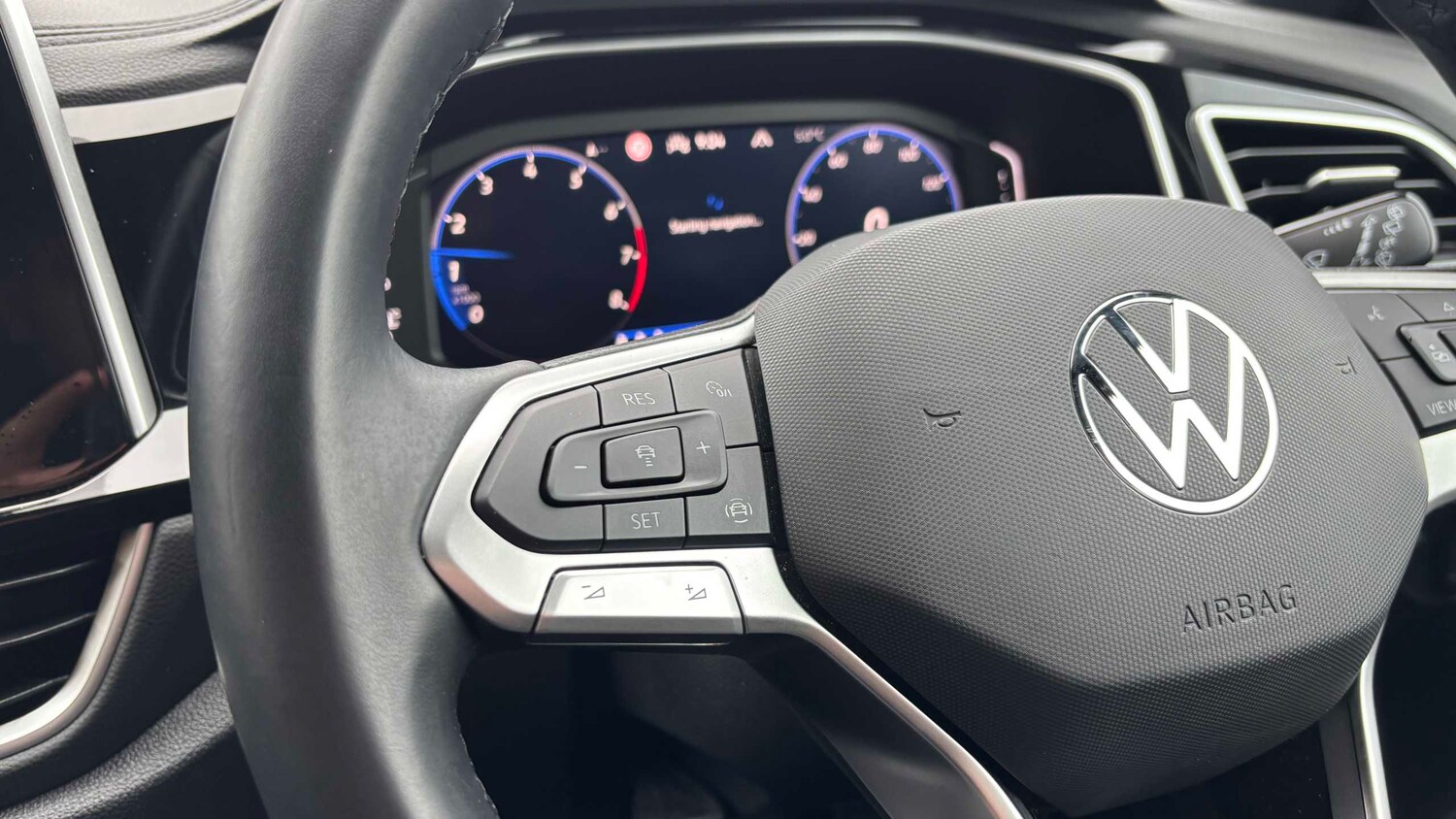 Used Volkswagen T-Roc for sale - 77860464: Photo 11