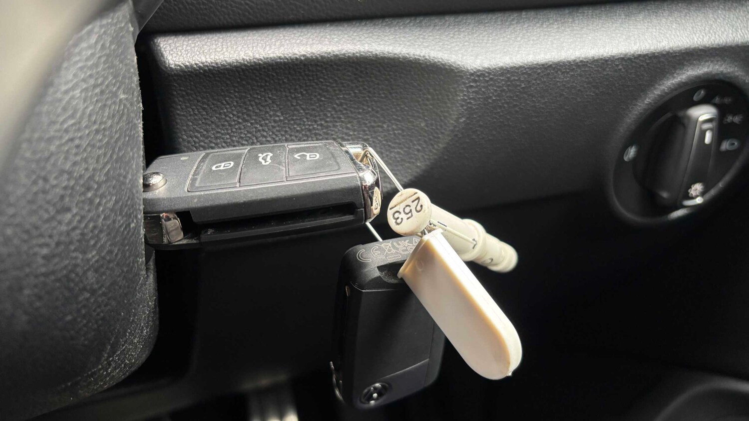 Used Volkswagen T-Roc for sale - 77860464: Photo 19