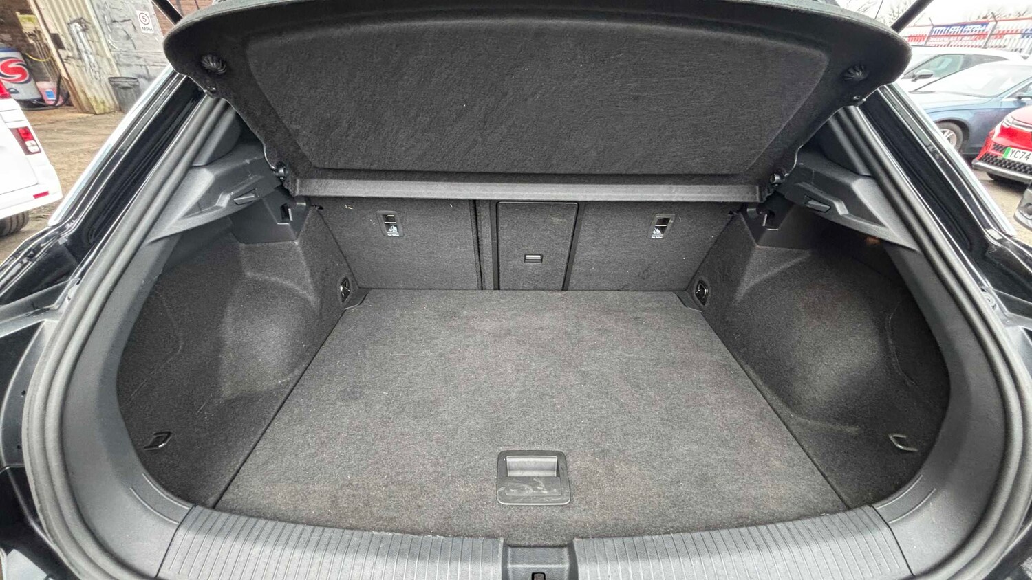 Used Volkswagen T-Roc for sale - 77860464: Photo 7