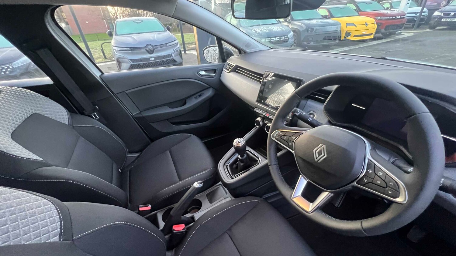 Used Renault Clio 2025 for sale - 77857035: Photo 11