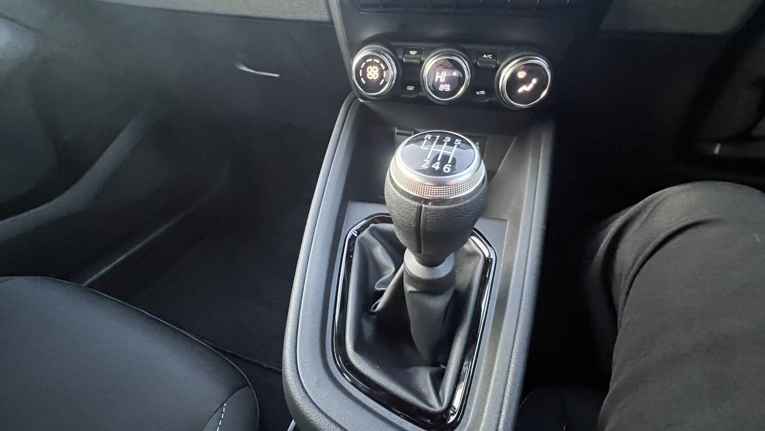 Used Renault Clio 2025 for sale - 77857035: Photo 20