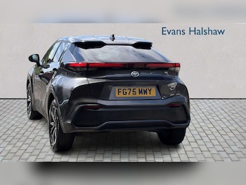 Used Toyota C-HR 2025 for sale - 79499850: Photo
