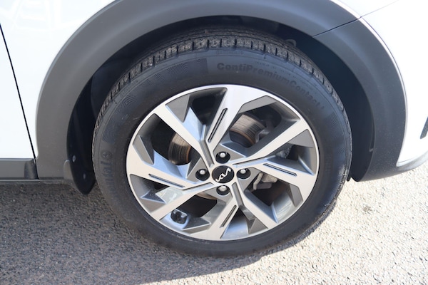 Used Kia Stonic 2022 for sale - 76152978: Photo 3