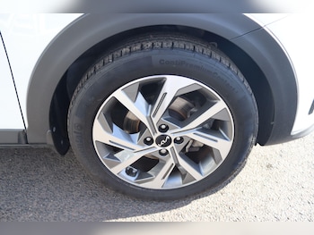 Used Kia Stonic 2022 for sale - 76152978: Photo 3