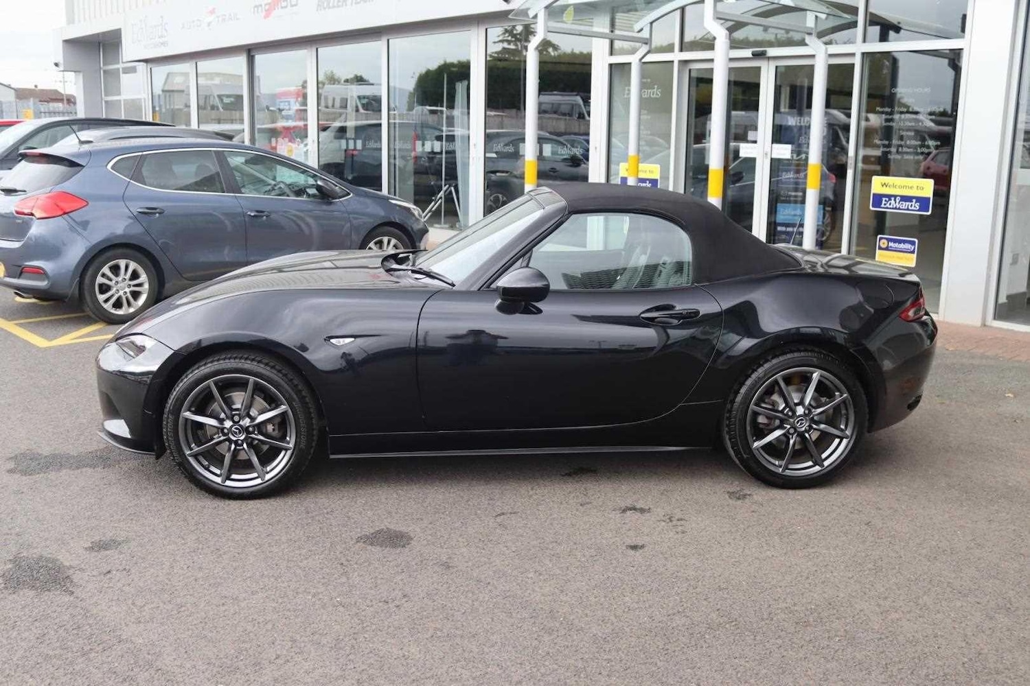Used Mazda MX-5 2018 for sale - 77174607: Photo 5