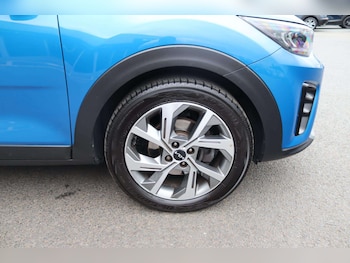 Used Kia Stonic 2023 for sale - 78508586: Photo