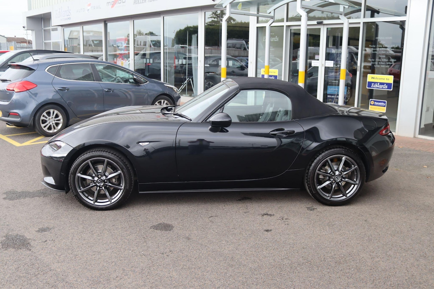 Used Mazda MX-5 2018 for sale - 76152894: Photo 5