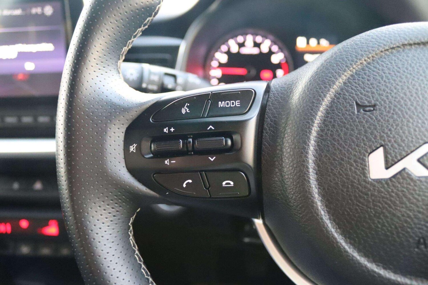 Used Kia Stonic 2023 for sale - 76759441: Photo 20