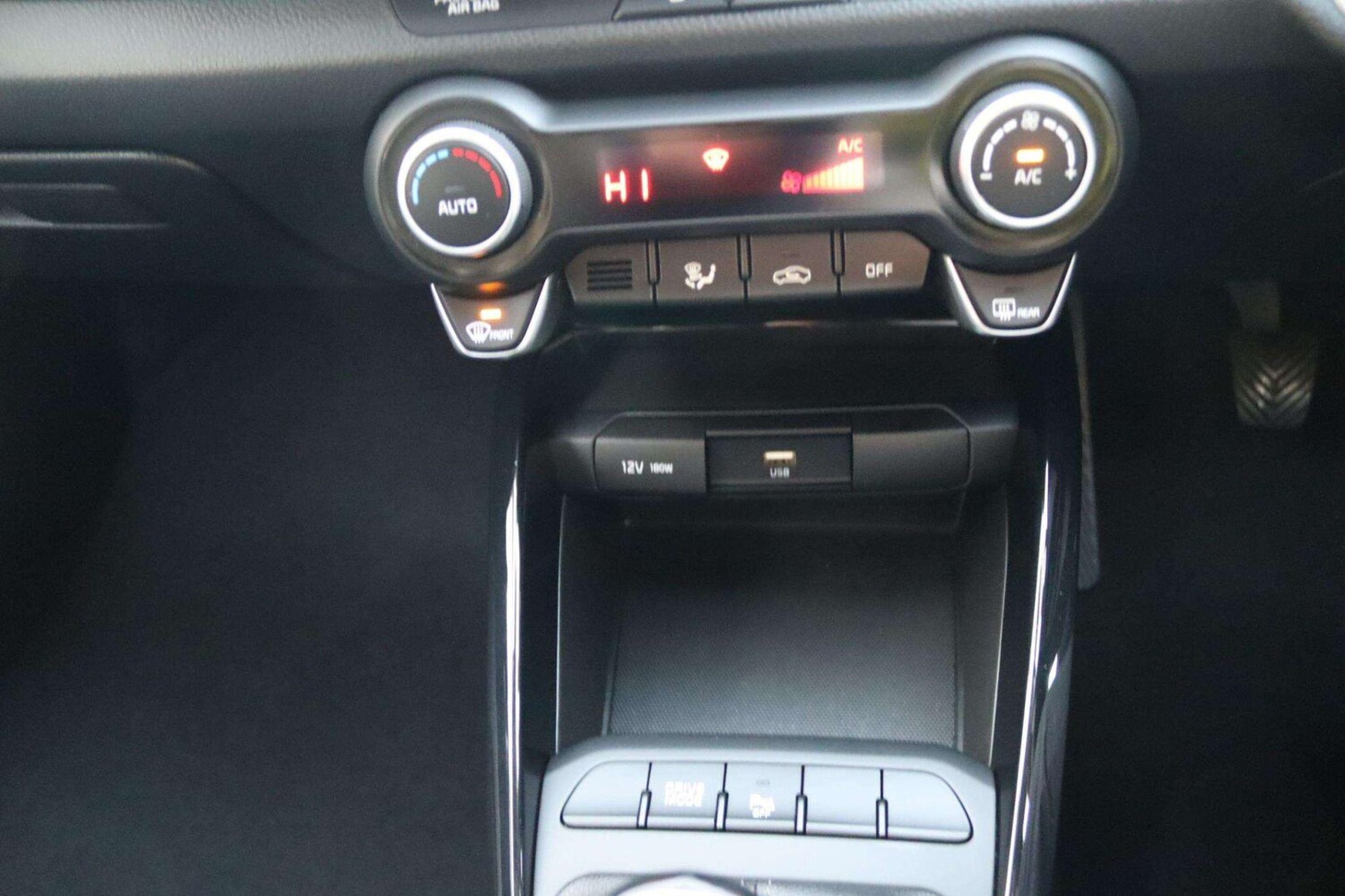 Used Kia Stonic 2023 for sale - 76759441: Photo 22