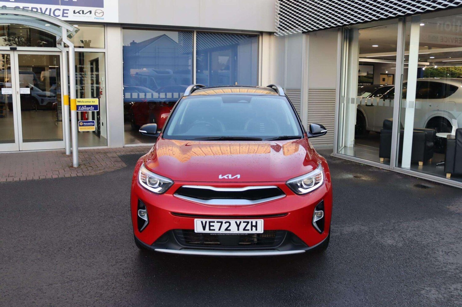 Used Kia Stonic 2023 for sale - 76759441: Photo 4