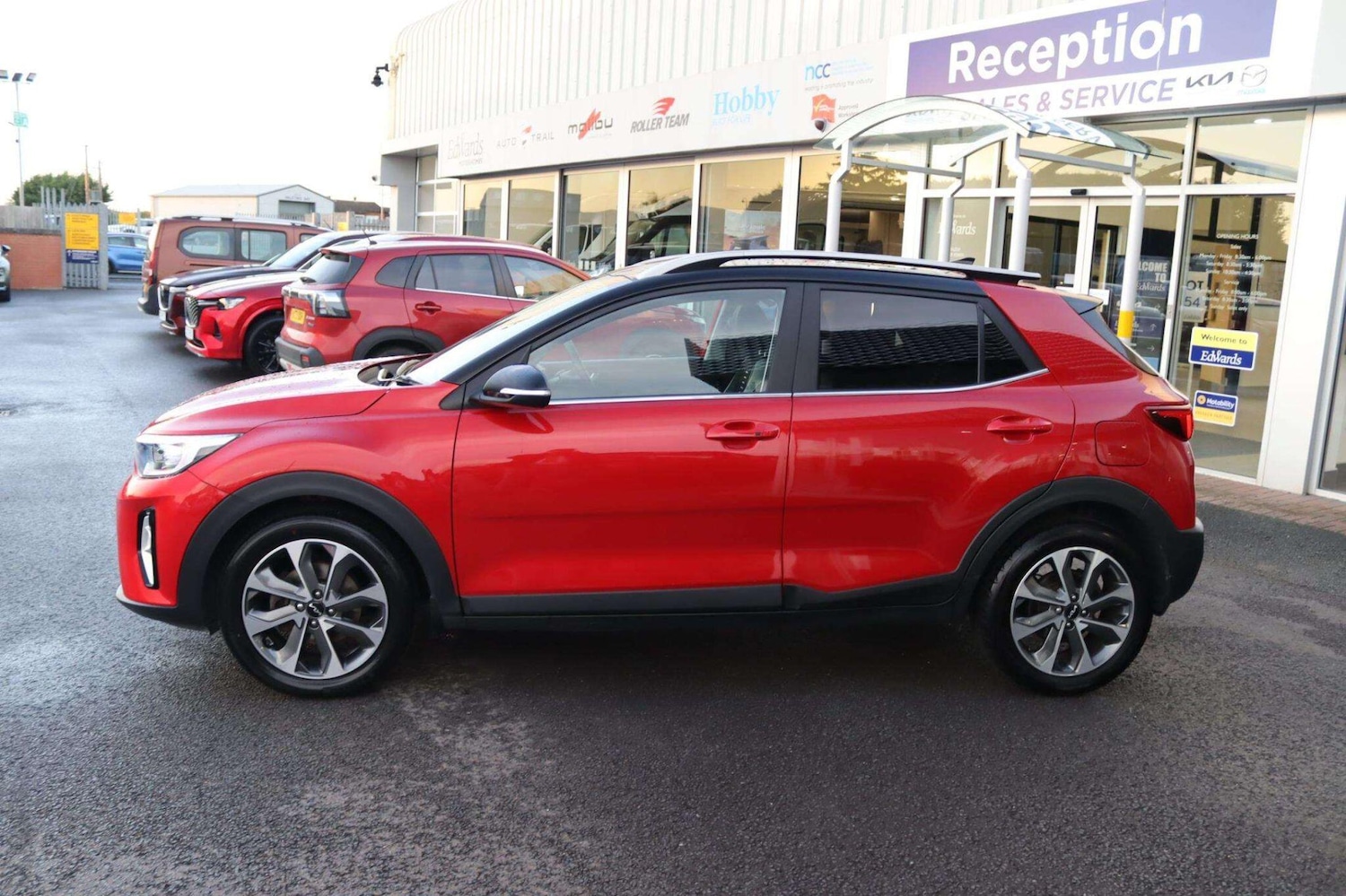 Used Kia Stonic 2023 for sale - 76759441: Photo 6