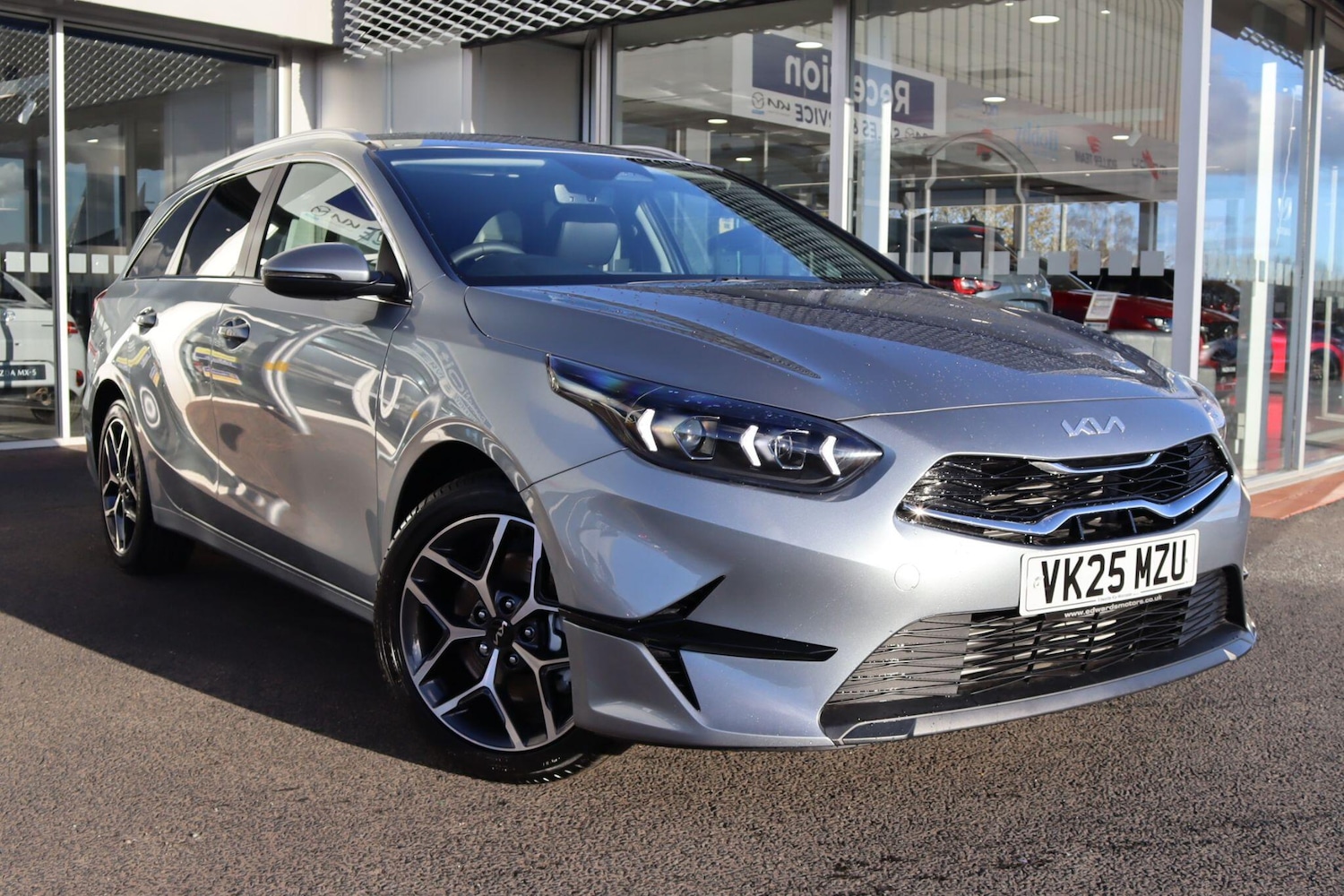 Used Kia Ceed 2025 for sale - 76759705: Photo 1