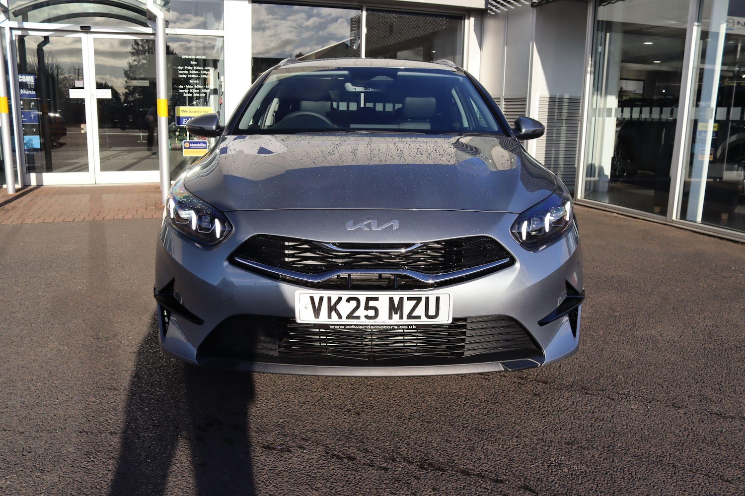 Used Kia Ceed 2025 for sale - 76759705: Photo 2