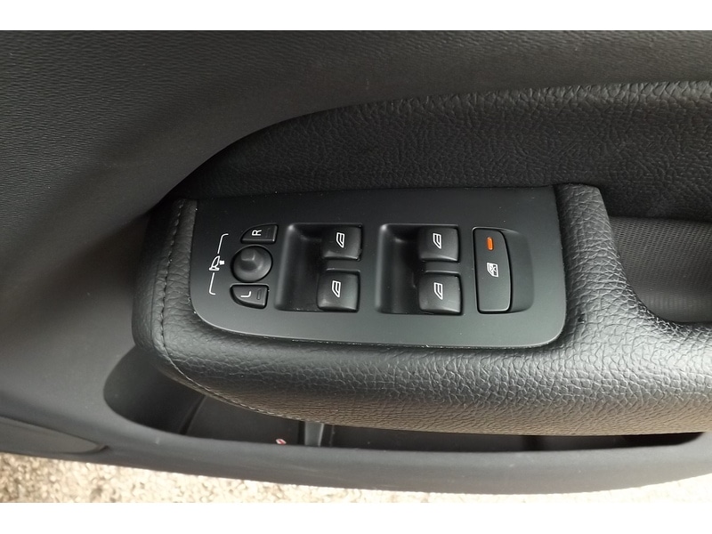 Used Volvo XC60 2019 for sale - 77337635: Photo 23