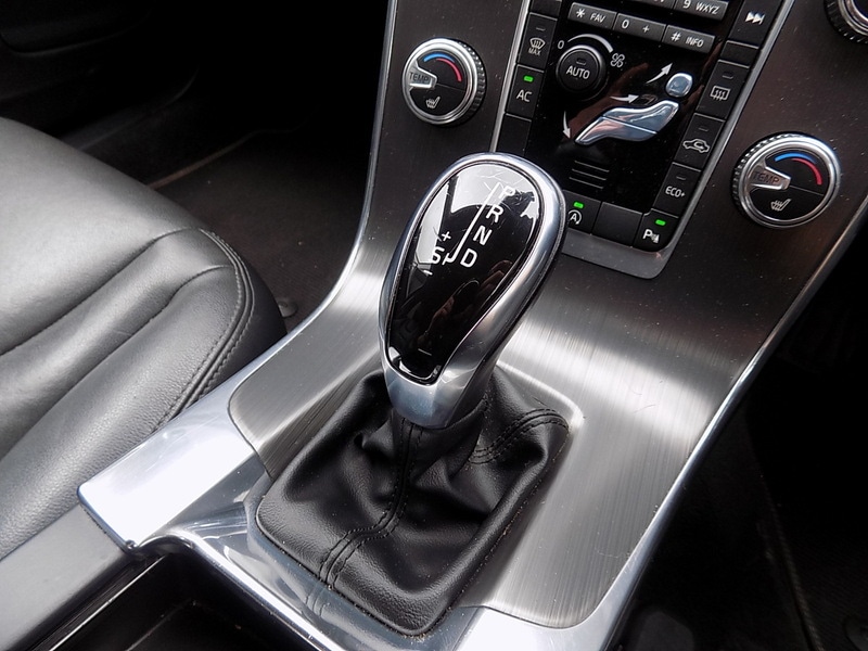 Used Volvo V60 2016 for sale - 76766482: Photo 15