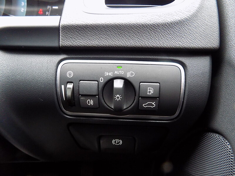 Used Volvo V60 2016 for sale - 76766482: Photo 16