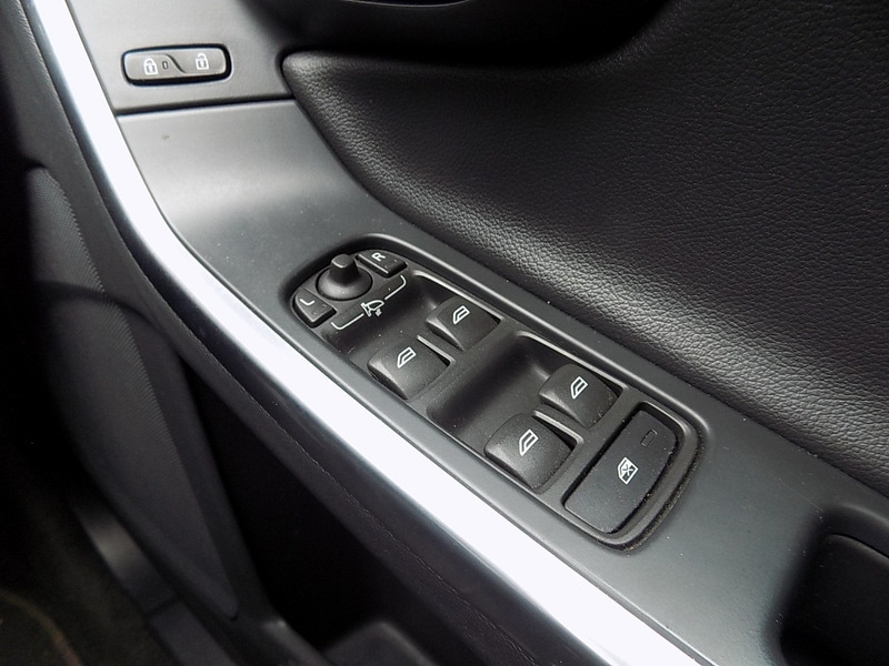 Used Volvo V60 2016 for sale - 76766482: Photo 17