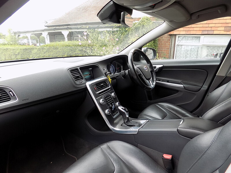 Used Volvo V60 2016 for sale - 76766482: Photo 22