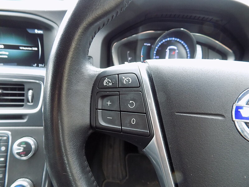 Used Volvo V60 2016 for sale - 76766482: Photo 9