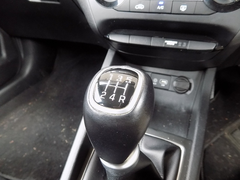 Used Hyundai i20 2017 for sale - 76766494: Photo 12