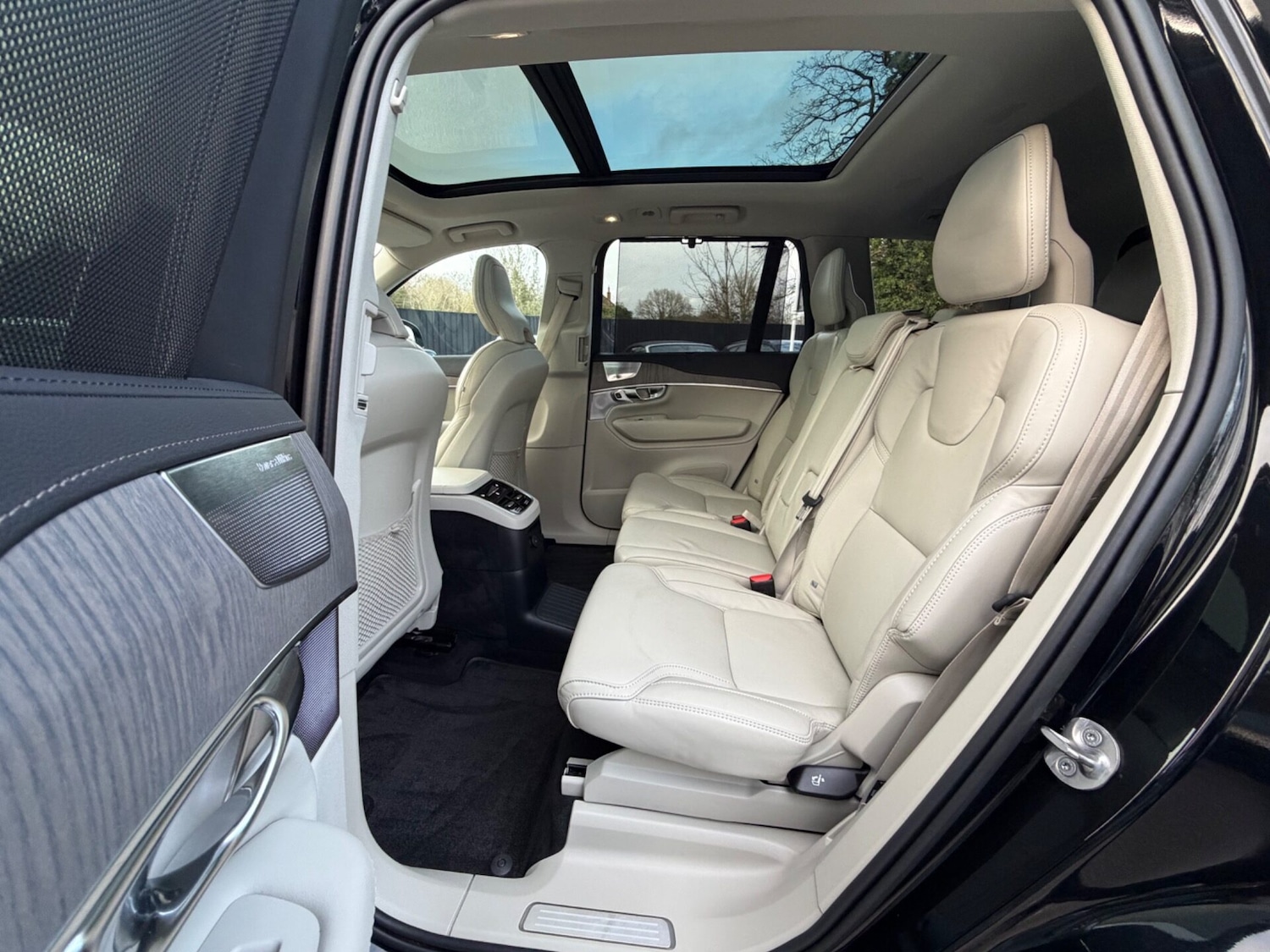 Used Volvo XC90 2023 for sale - 77630099: Photo 25