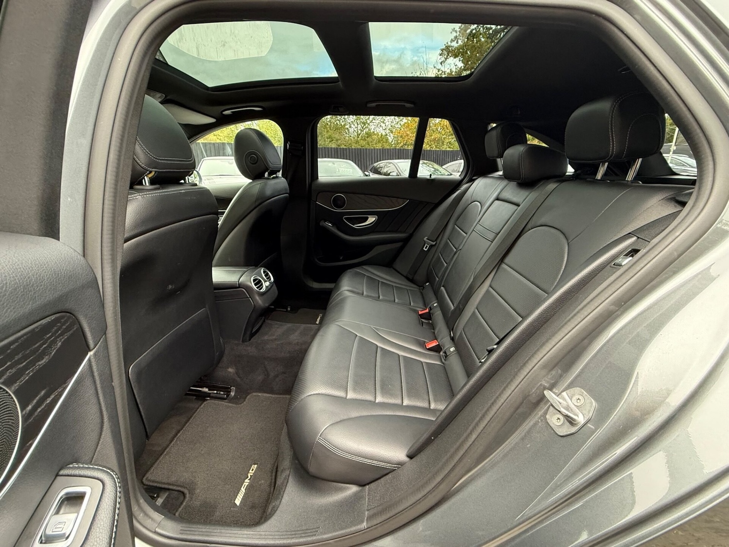 Used Mercedes-Benz C Class 2017 for sale - 76352363: Photo 27