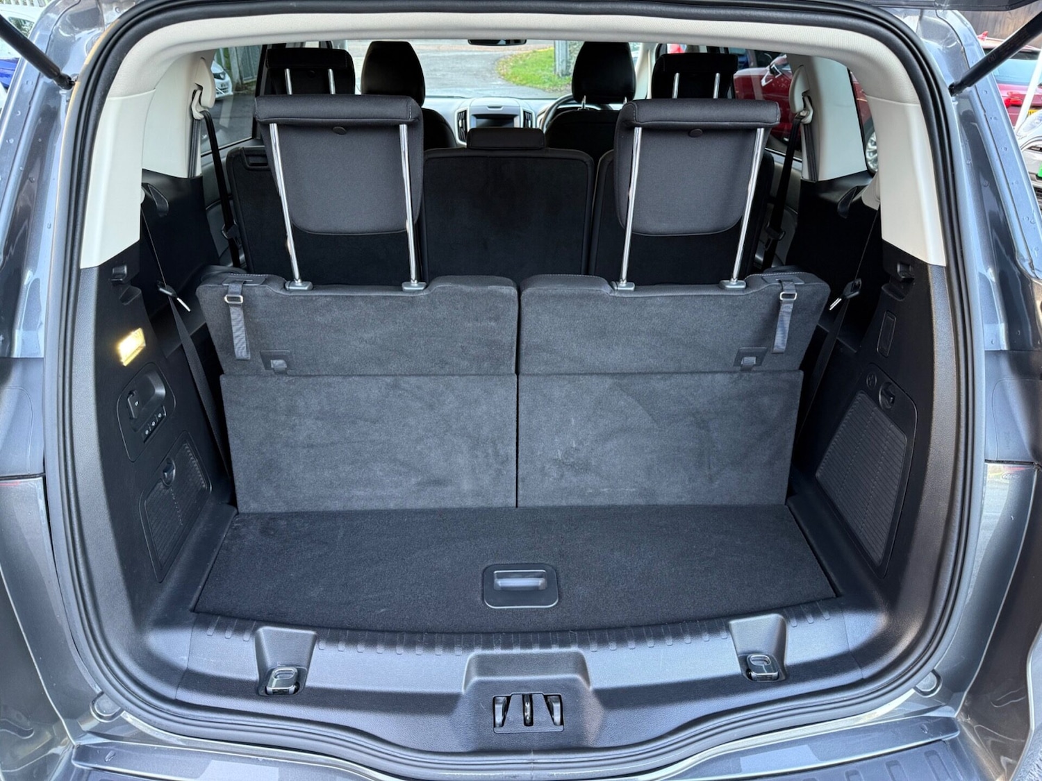 Used Ford S-Max 2016 for sale - 76588310: Photo 51