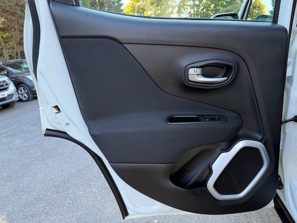 Used Jeep Renegade 2016 for sale - 76133784: Photo 26