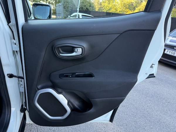 Used Jeep Renegade 2016 for sale - 76133784: Photo 31