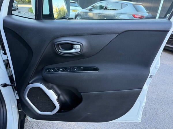 Used Jeep Renegade 2016 for sale - 76133784: Photo 33