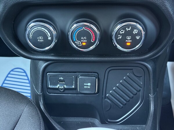 Used Jeep Renegade 2016 for sale - 76133784: Photo 36