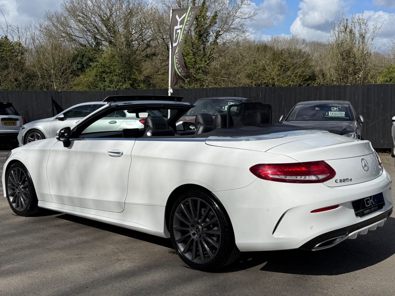 Used Mercedes-Benz C Class 2018 for sale - 78025578: Photo 2