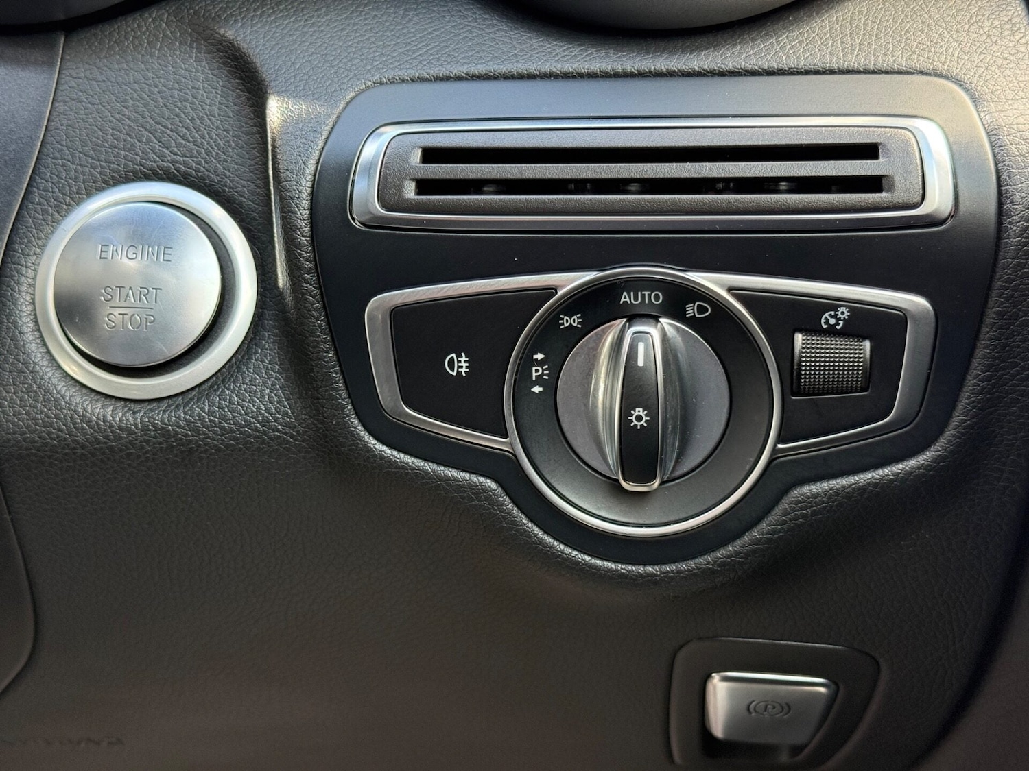 Used Mercedes-Benz C Class 2018 for sale - 78025578: Photo 30